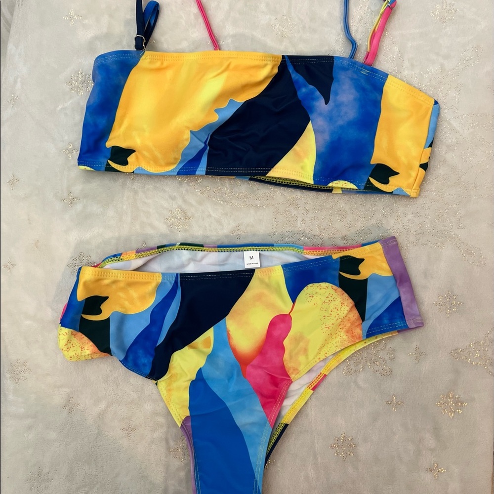 colored three-piece swimsuit ( s, m )